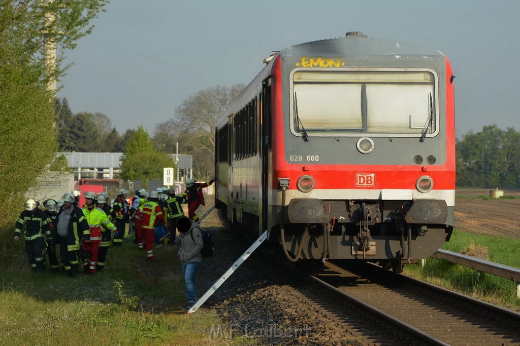 Schwerer VU LKW Zug Bergheim Kenten Koelnerstr P016.JPG